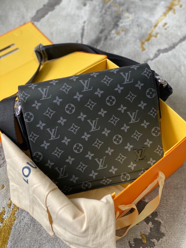 Louis Vuitton MESSENGER